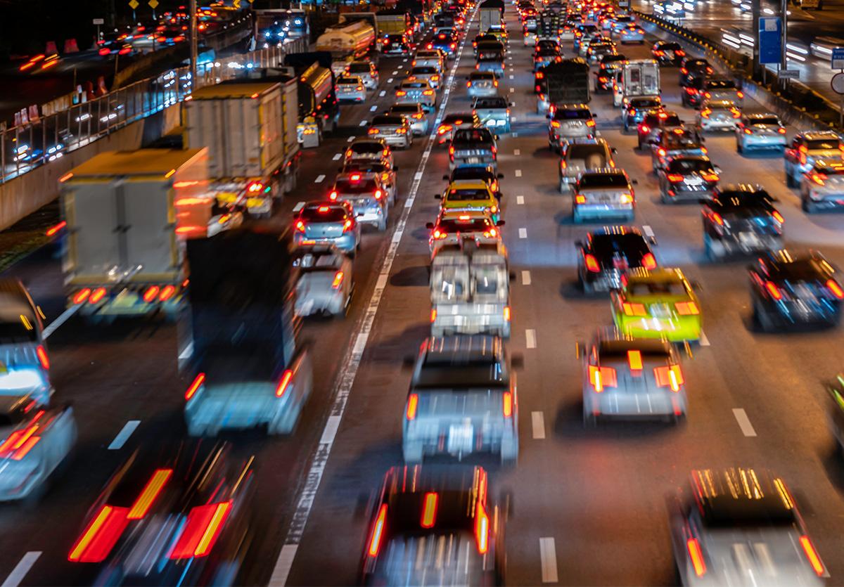 Navigating Tight Spaces and Heavy Traffic in a Truck Navigating Tight Spaces and Heavy Traffic in a Truck