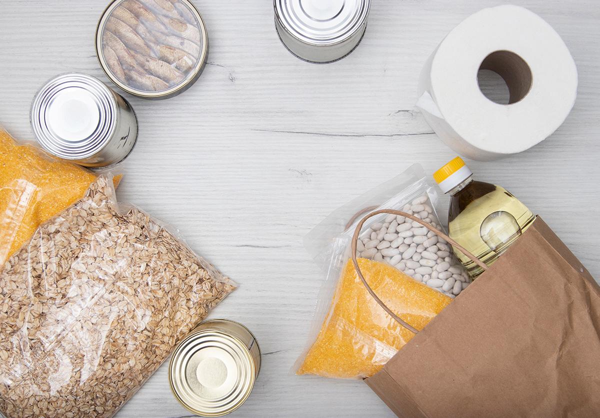 10 Non-Perishable Items to Keep in Your Truck this Winter