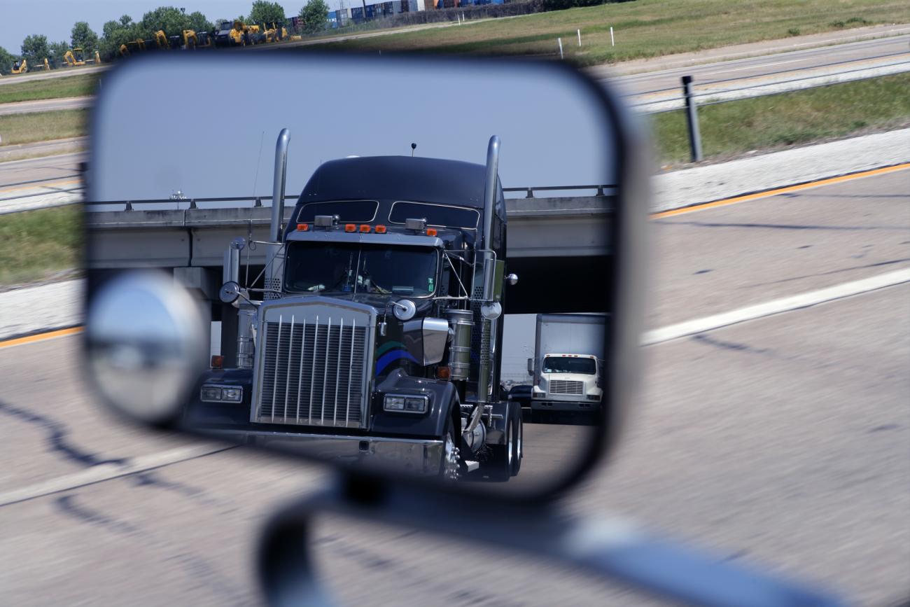 Stay Alert While Driving - Essential Tips for a Safer Journey Stay Alert While Driving - Essential Tips for a Safer Journey