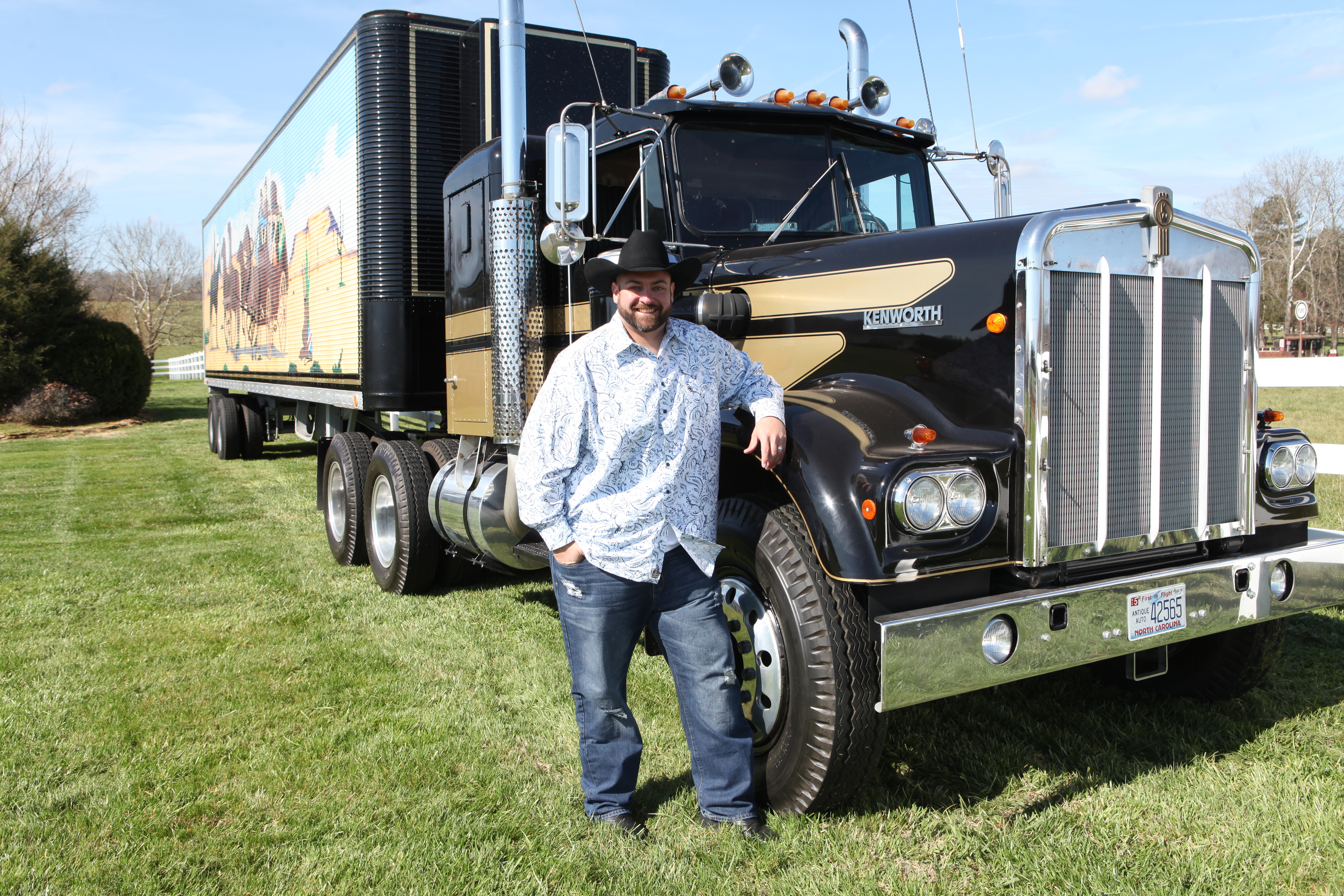 Gary Johnson with Smoky & The Bandit truck